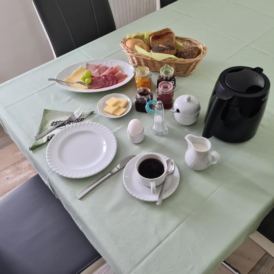 Gaestezimmer Treuen - Bed & Breakfast Экстерьер фото
